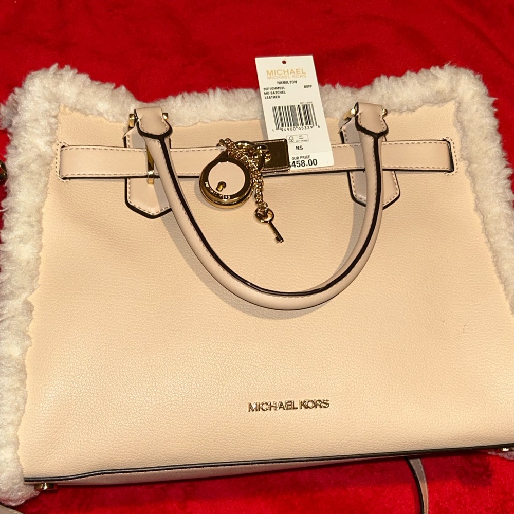 Michael Kors Leather Hamilton purse with lock and Key Gold Hardware design - Picture 7 of 11